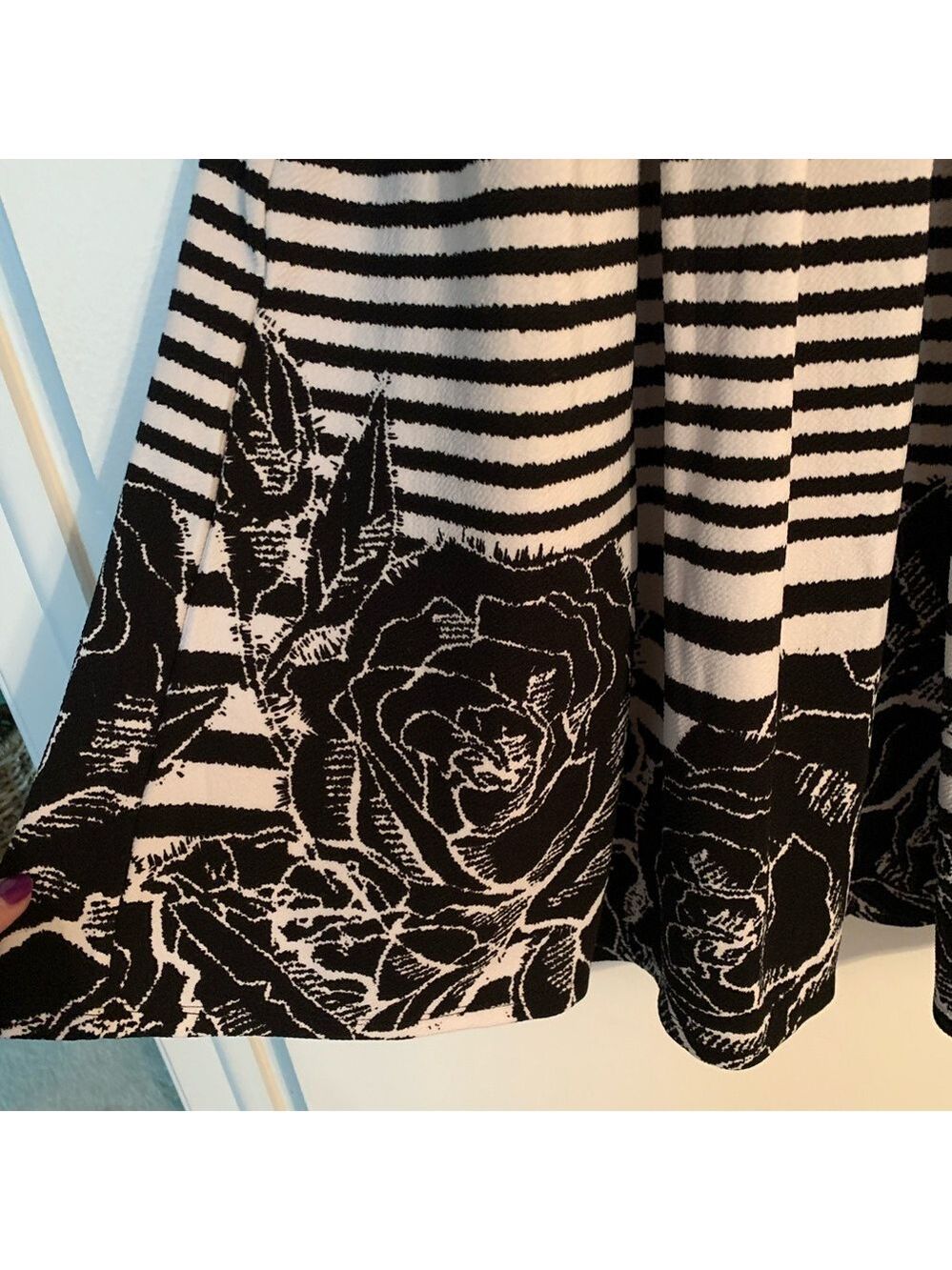 Gorgeous Black White Floral Stripe Lularoe Amelia Dress - Picture 2 of 5